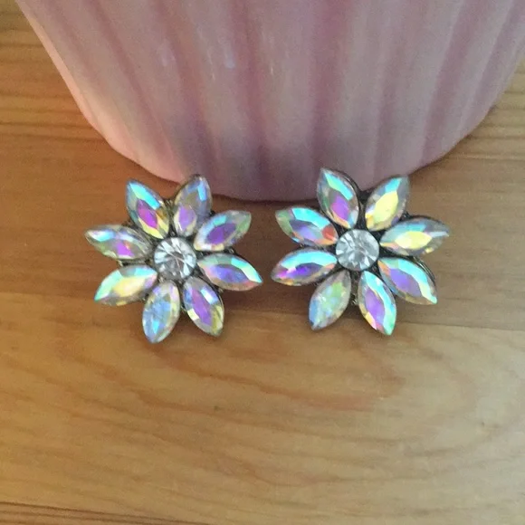Gorgeous Aurora Borealis + Gold Crystal Flower Statement Earrings - Picture 4 of 13